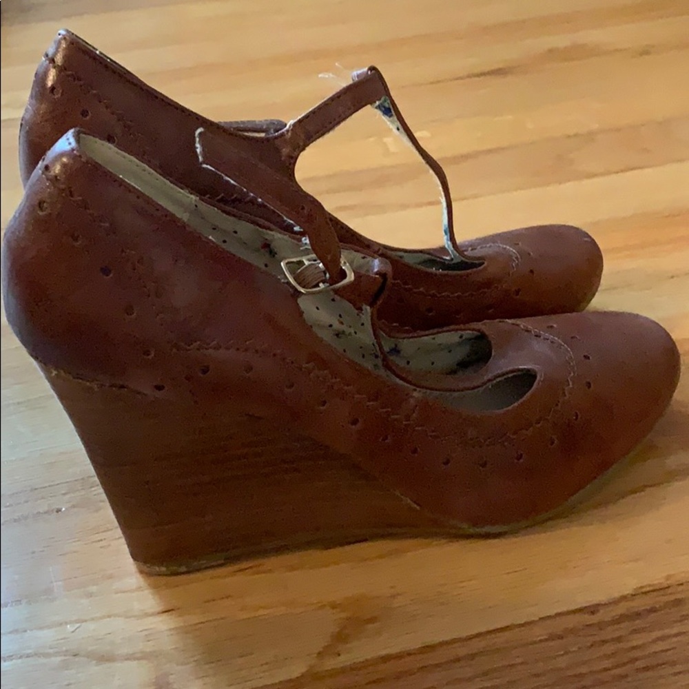 Mary Jane wedge with buckle